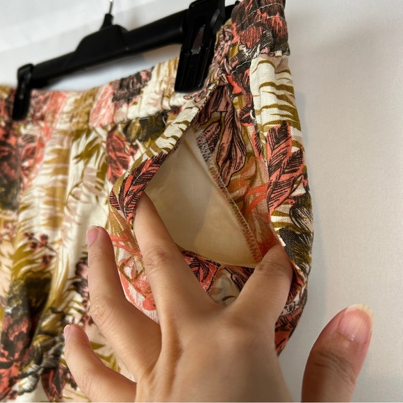 Kut from the Kloth Pink Brown Tan Palm Tree 100% Linen Elastic Waist Shorts - Picture 5 of 11